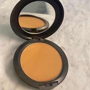 Mac Studio fix powder plus foundation and NC45